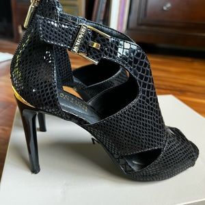 Kenneth Cole Reaction stilettos size 7